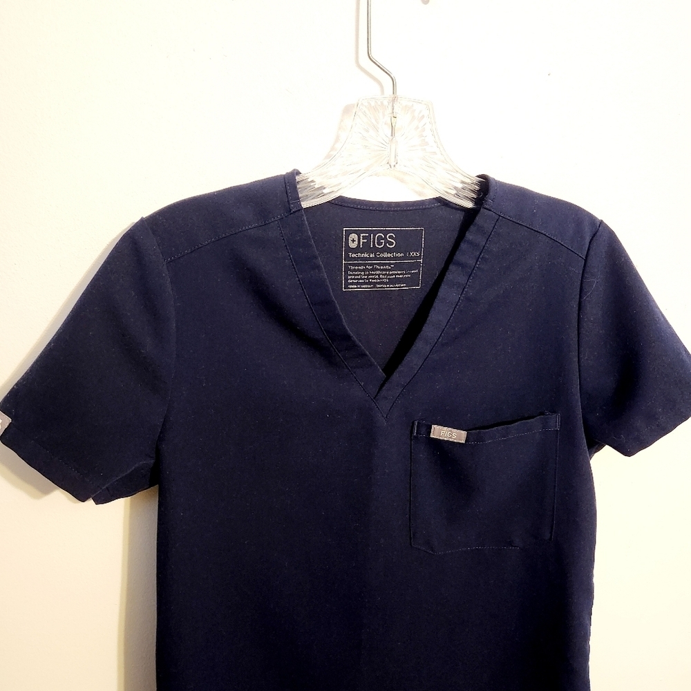 FIGS | Women's Navy Blue V-Neck One Pocket Catarina Scrubs Top (Size XXS) - Picture 3 of 12